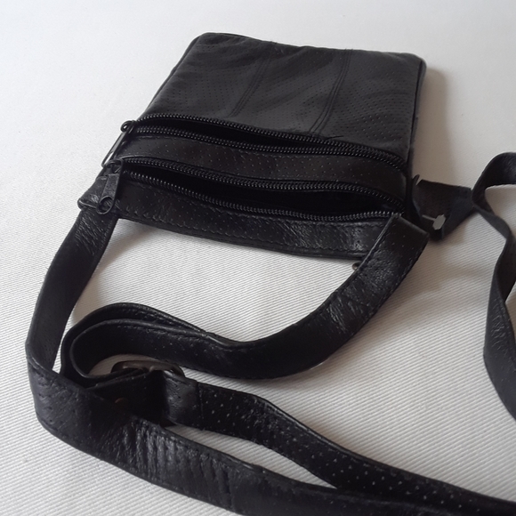 Moroccan Soft Leather Crossbody Bag. Black - Picture 6 of 13